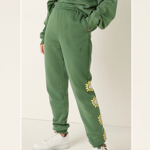 NWT PINK Victoria’s Secret High Waist Campus Jogger XS Lounge Sweats Flowers - Picture 9 of 9